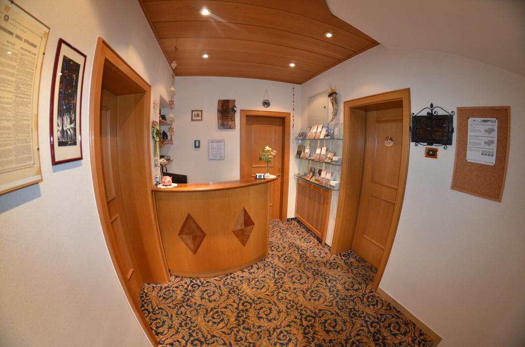 Garni Ossi Bed and Breakfast Santa Cristina Val Gardena Εξωτερικό φωτογραφία